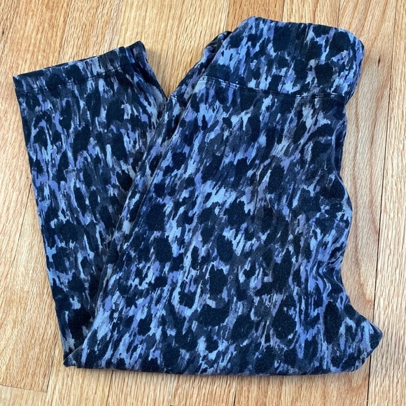 Marika Leggings cropped workout exercise animal print size medium soft capris M - Picture 6 of 6